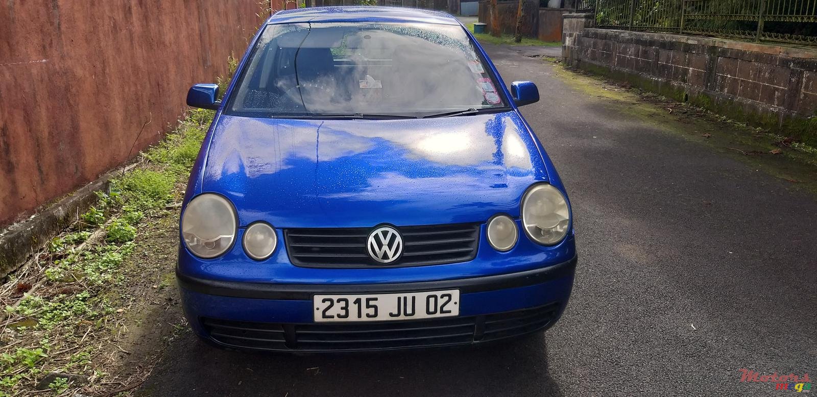 2002' Volkswagen Polo photo #1