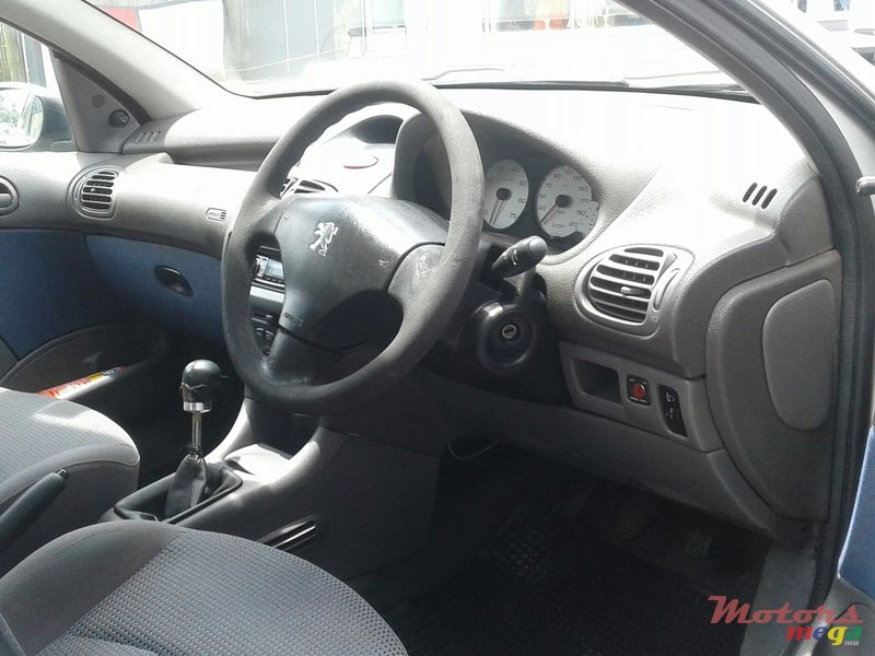 2004' Peugeot 206 photo #2