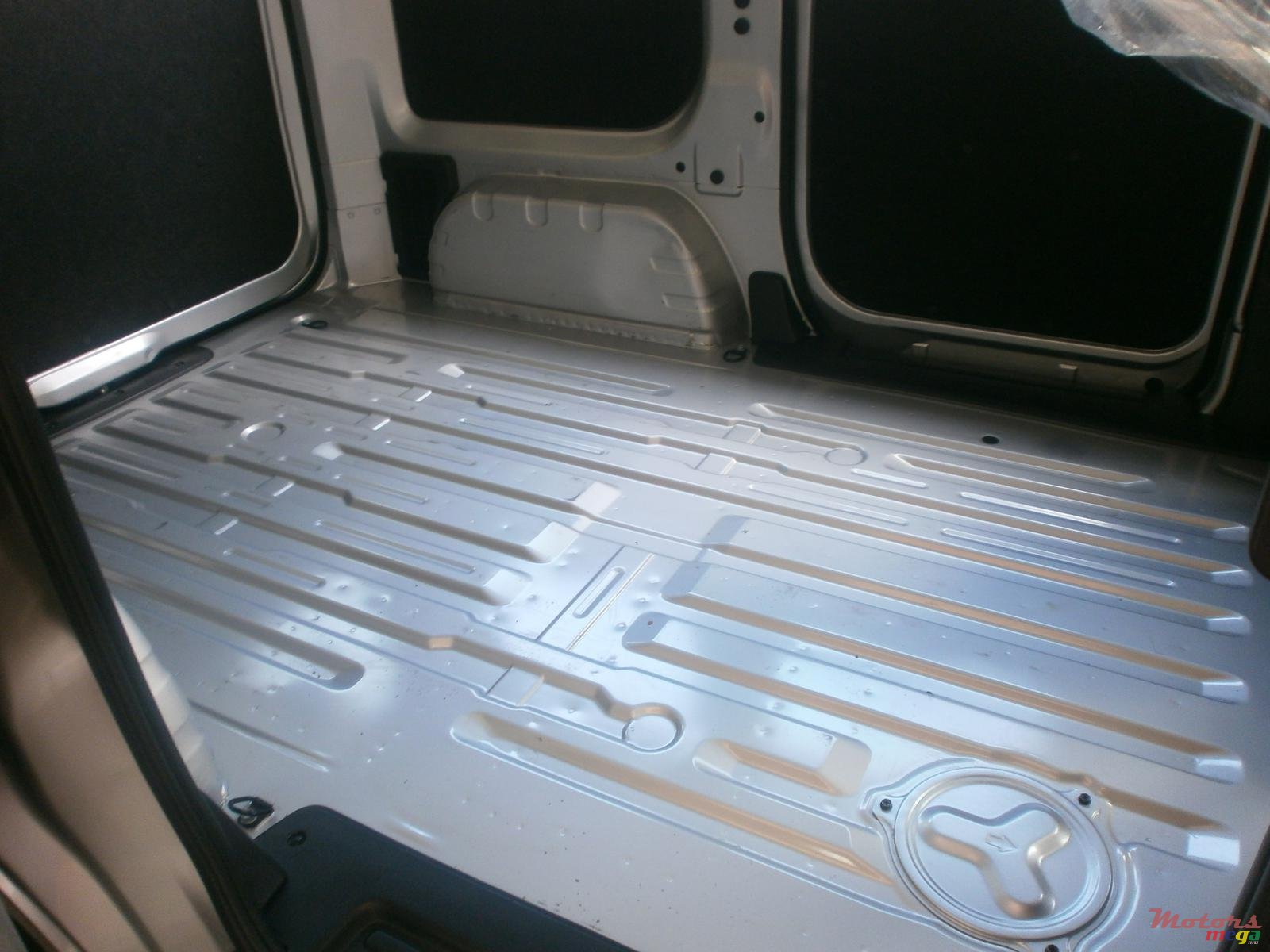 2017' Nissan NV 200 photo #3