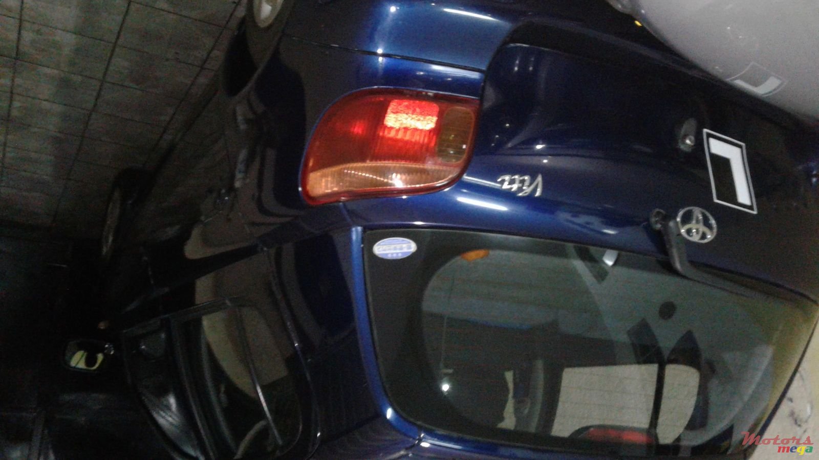 2002' Toyota Vitz photo #4