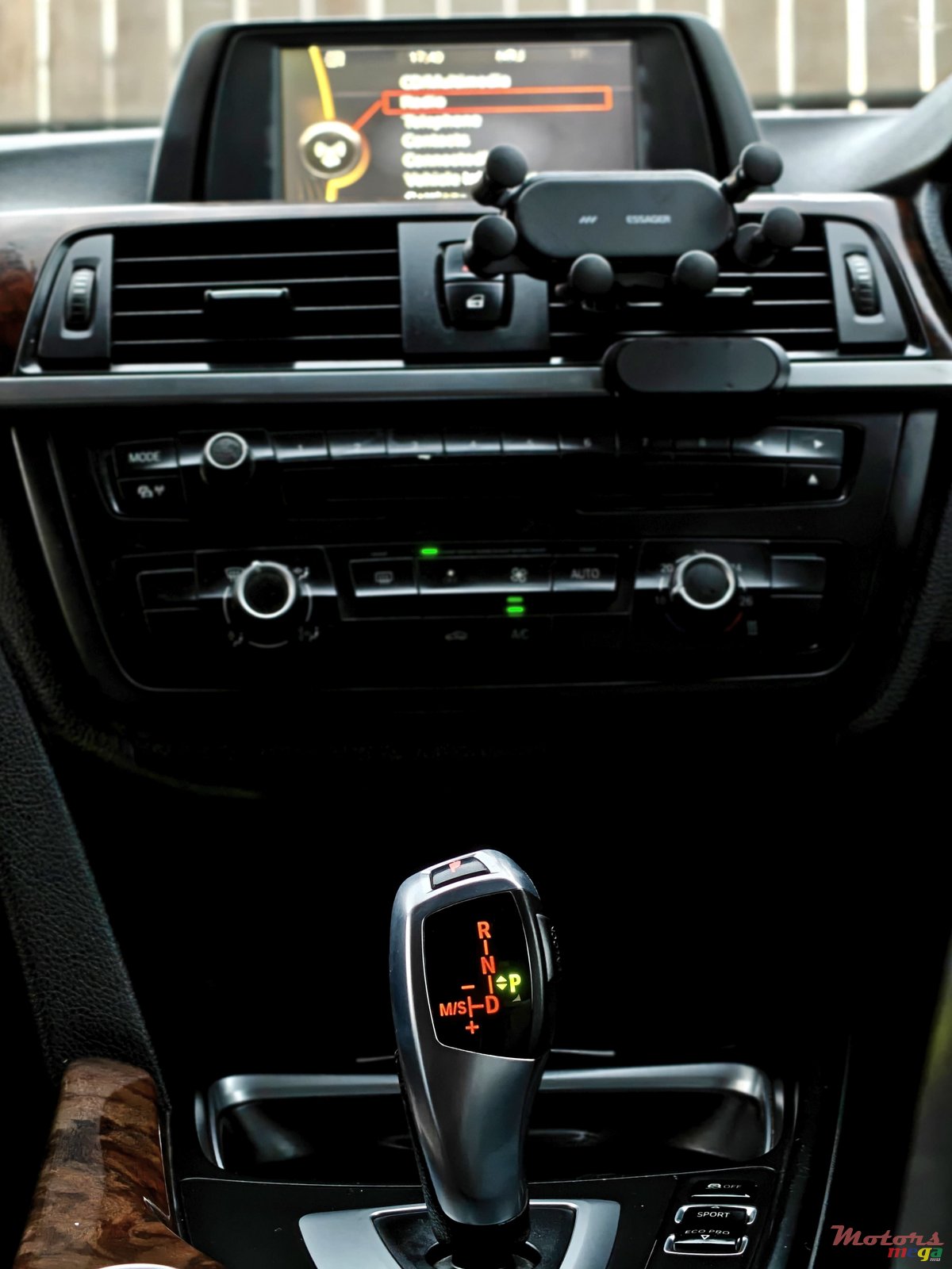 2014' BMW 316 photo #6