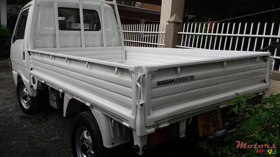 1998' Nissan Vanette cargo Camionette photo #3