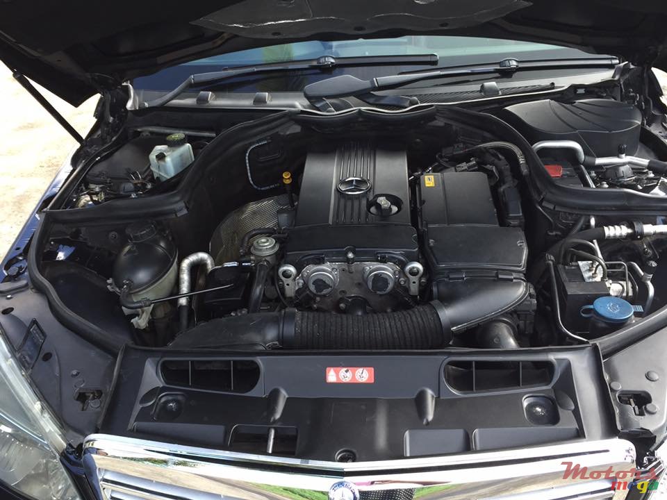 2008' Mercedes-Benz C-Class photo #6