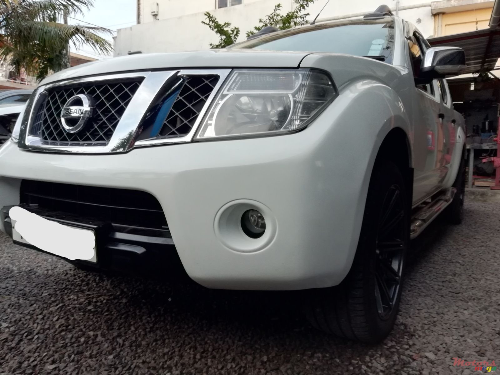 2011' Nissan Navara photo #3