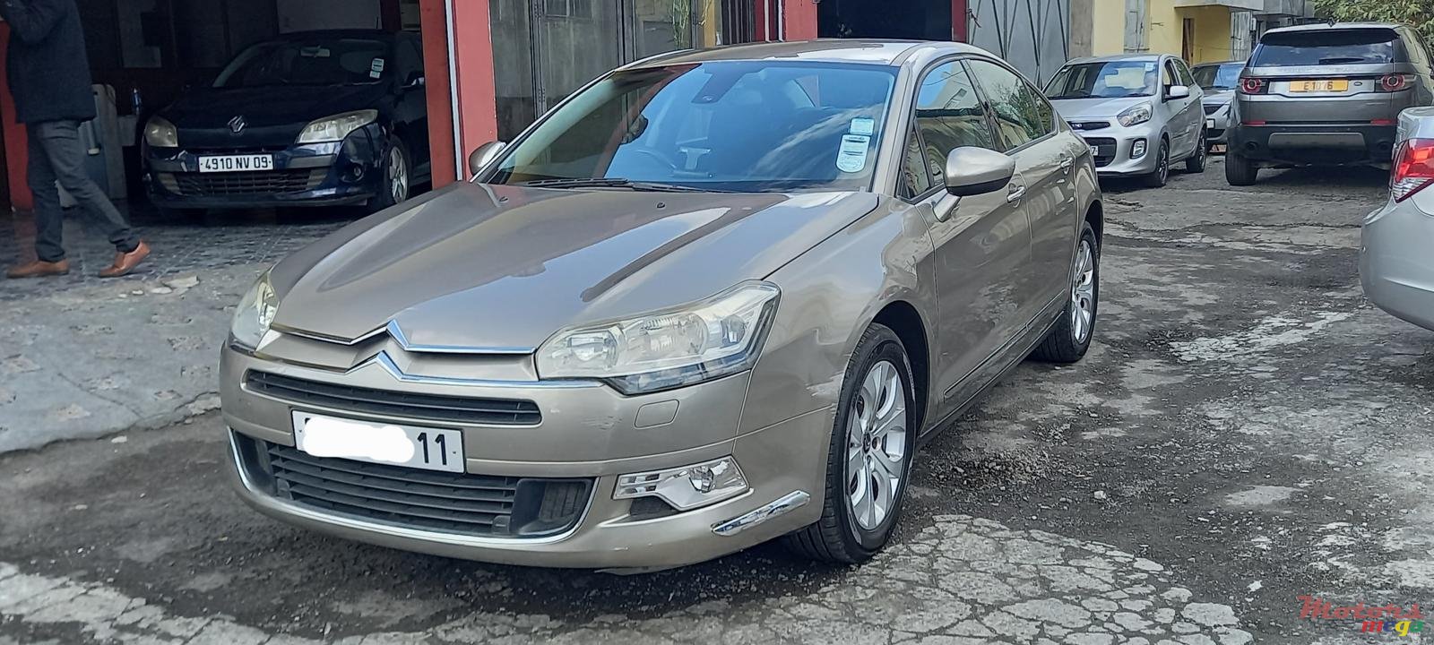 2011' Citroen C5 photo #2