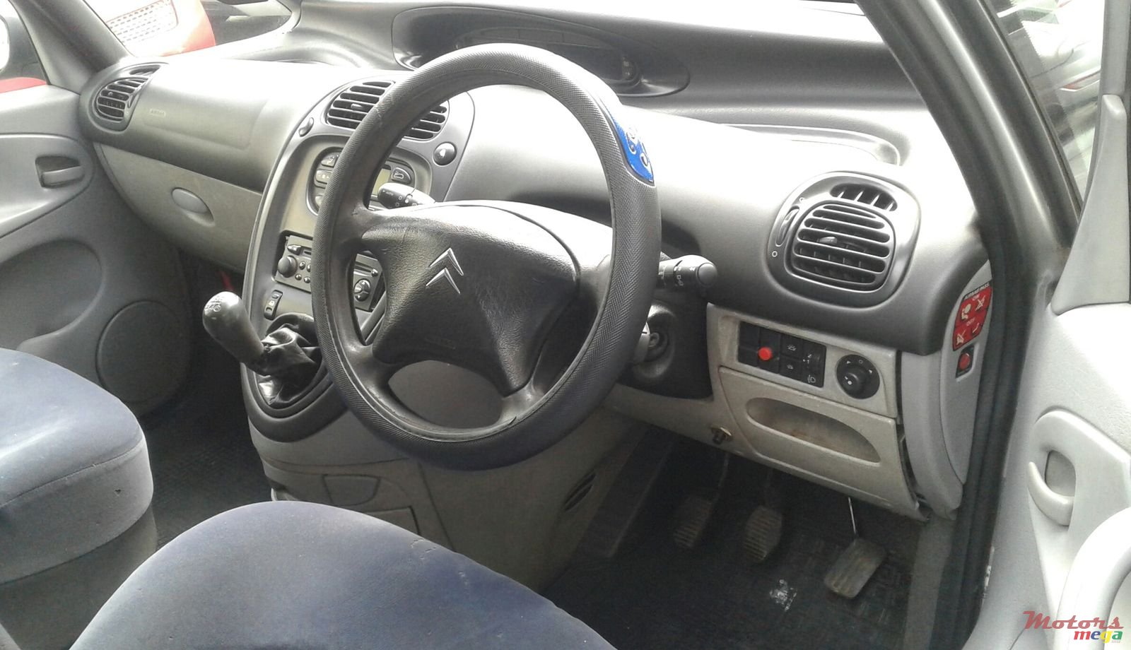 2003' Citroen Xsara Picasso photo #3