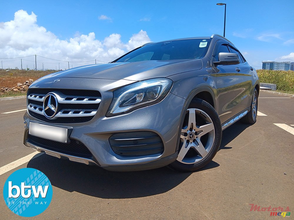 2017' Mercedes-Benz GLA 200 AMG photo #2