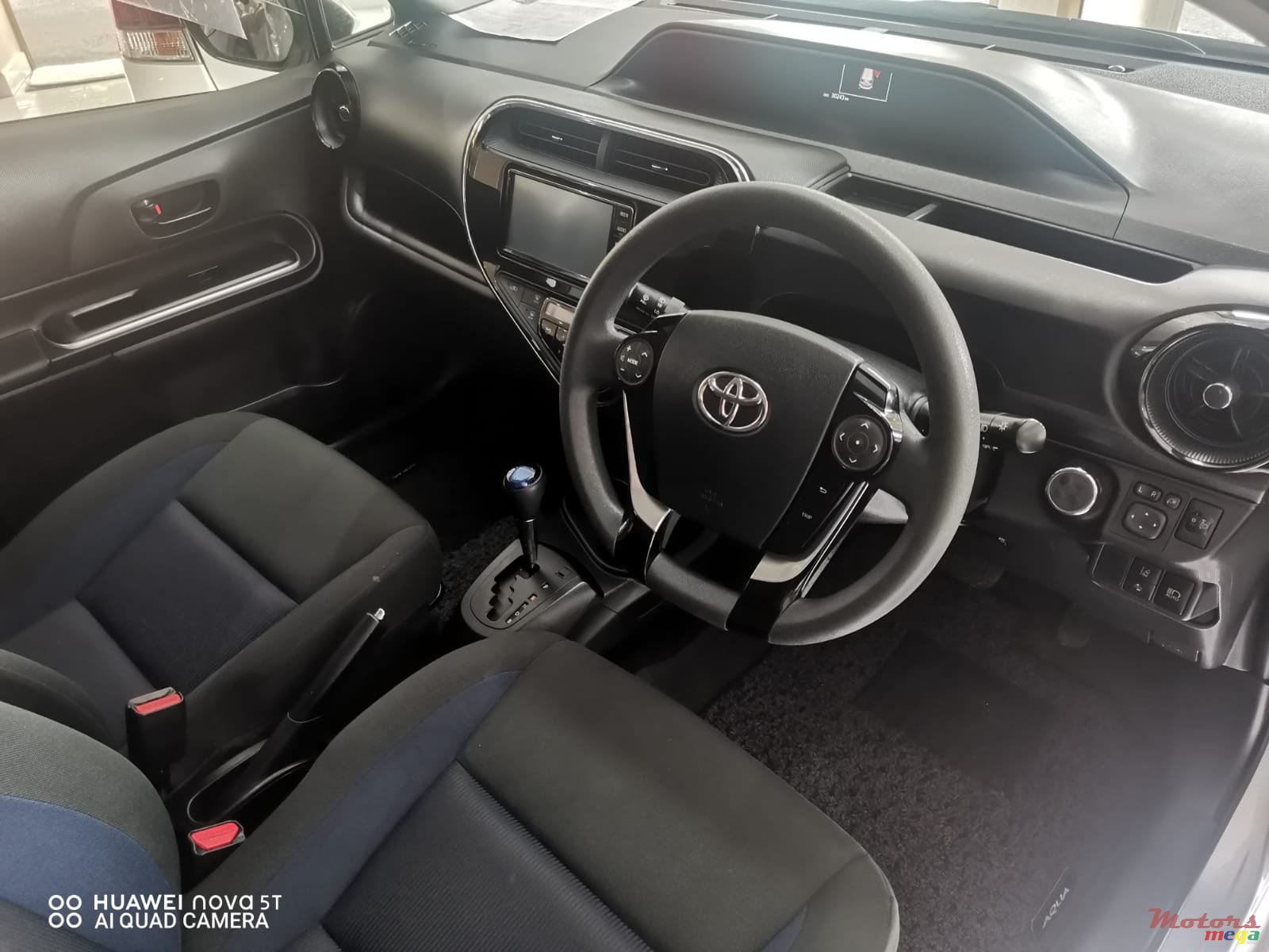 2019' Toyota Aqua photo #3