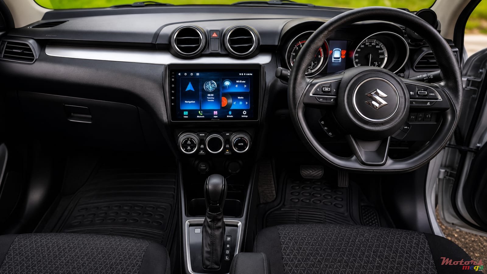 2021' Suzuki Swift photo #7