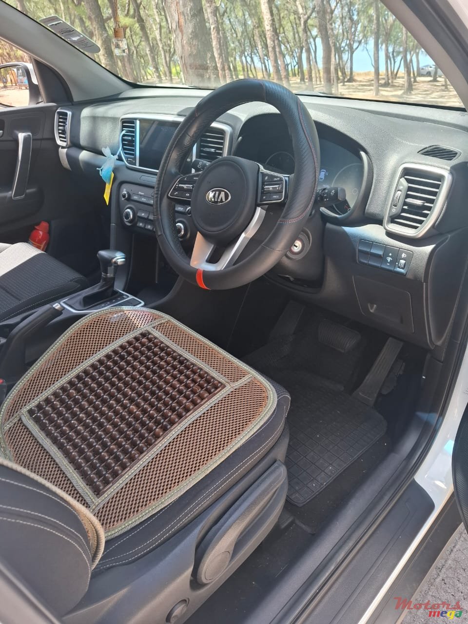 2020' Kia Sportage photo #6