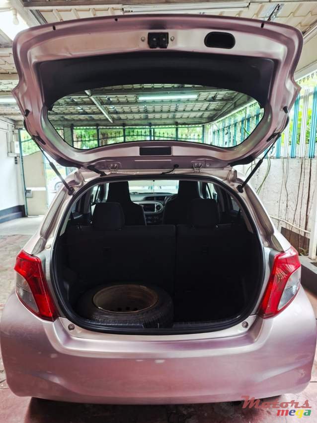 2011' Toyota Vitz photo #3