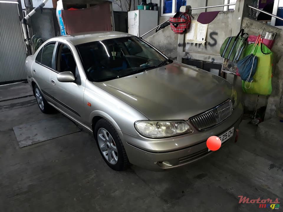 2004' Nissan Sunny N17 photo #1