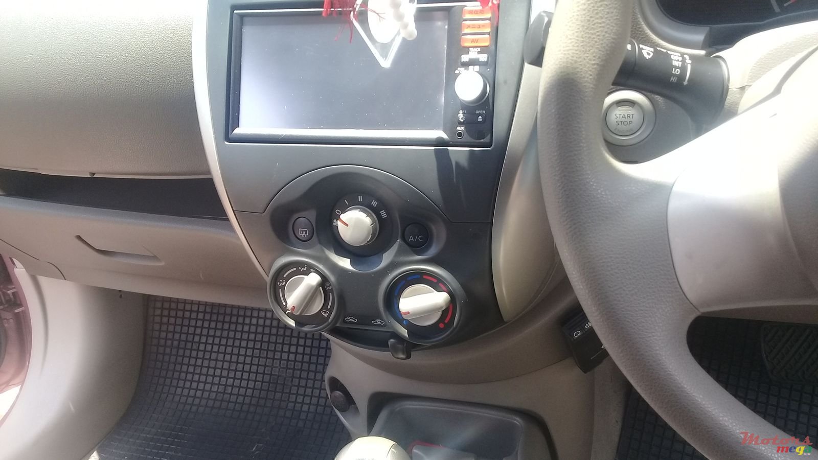 2015' Nissan March photo #3