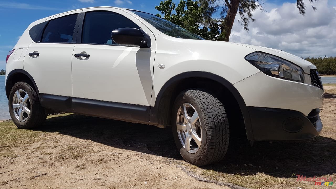 2013' Nissan Qashqai photo #3