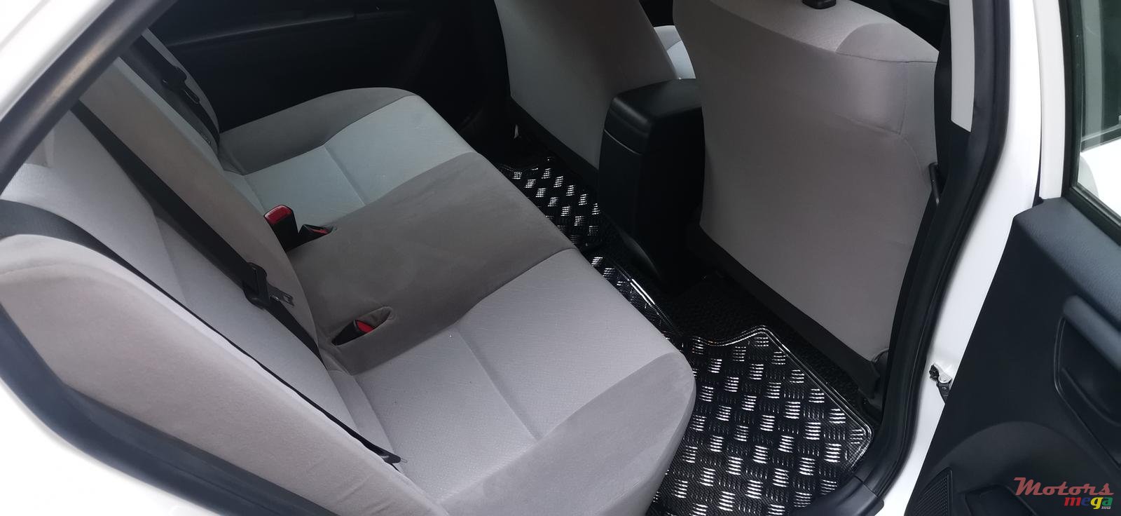 2016' Toyota Axio photo #4