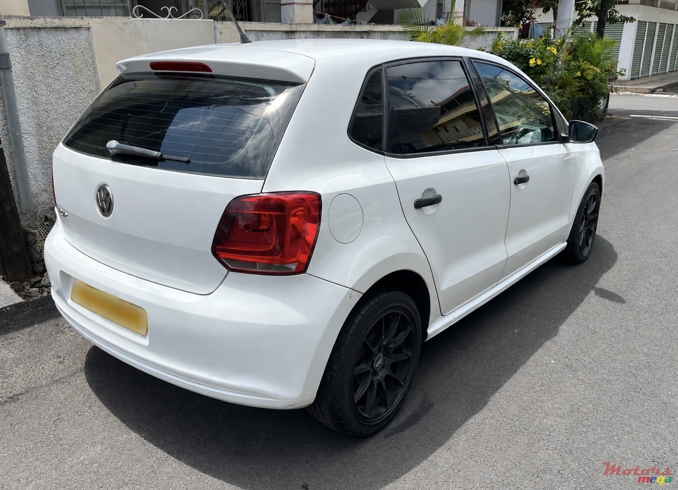 2012' Volkswagen Polo photo #2