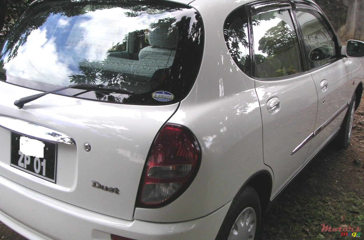 2001' Toyota photo #2