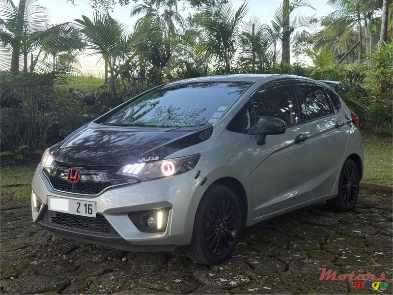 2016' Honda Fit photo #3