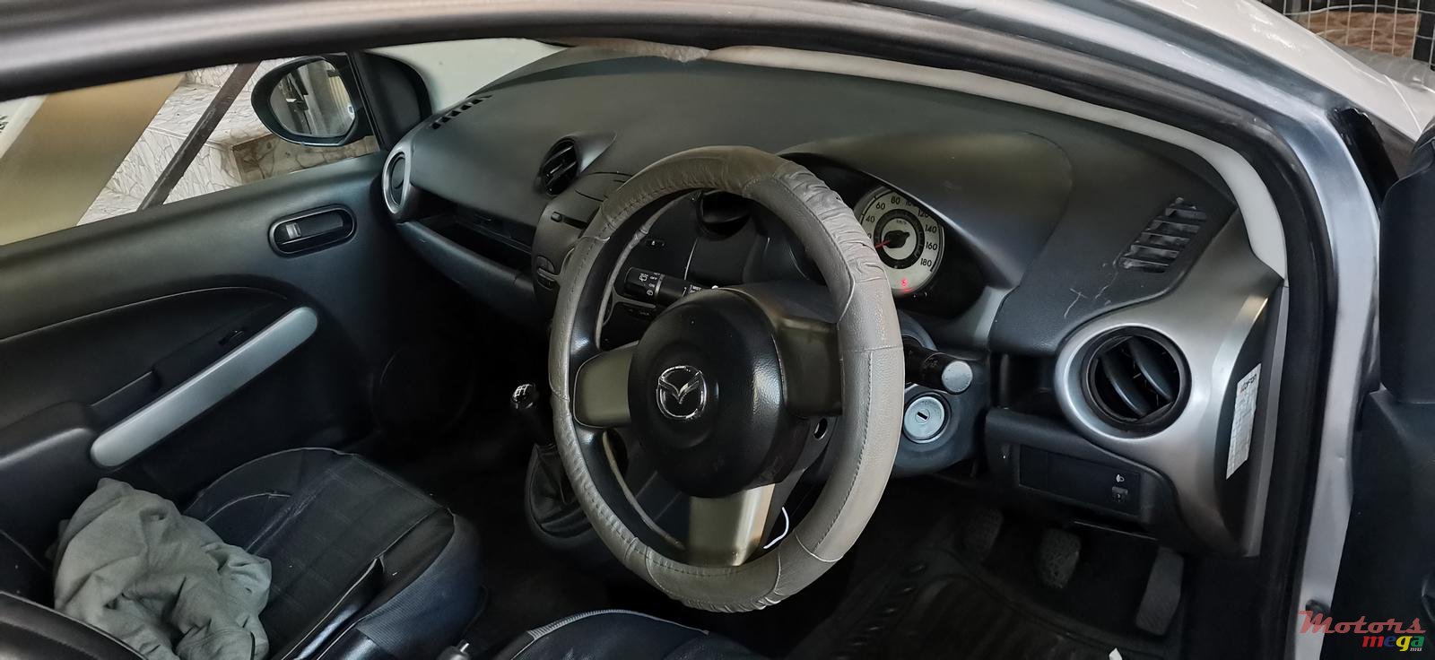 2008' Mazda Demio photo #4