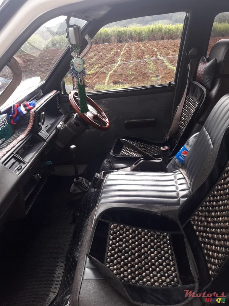 1994' Nissan photo #3