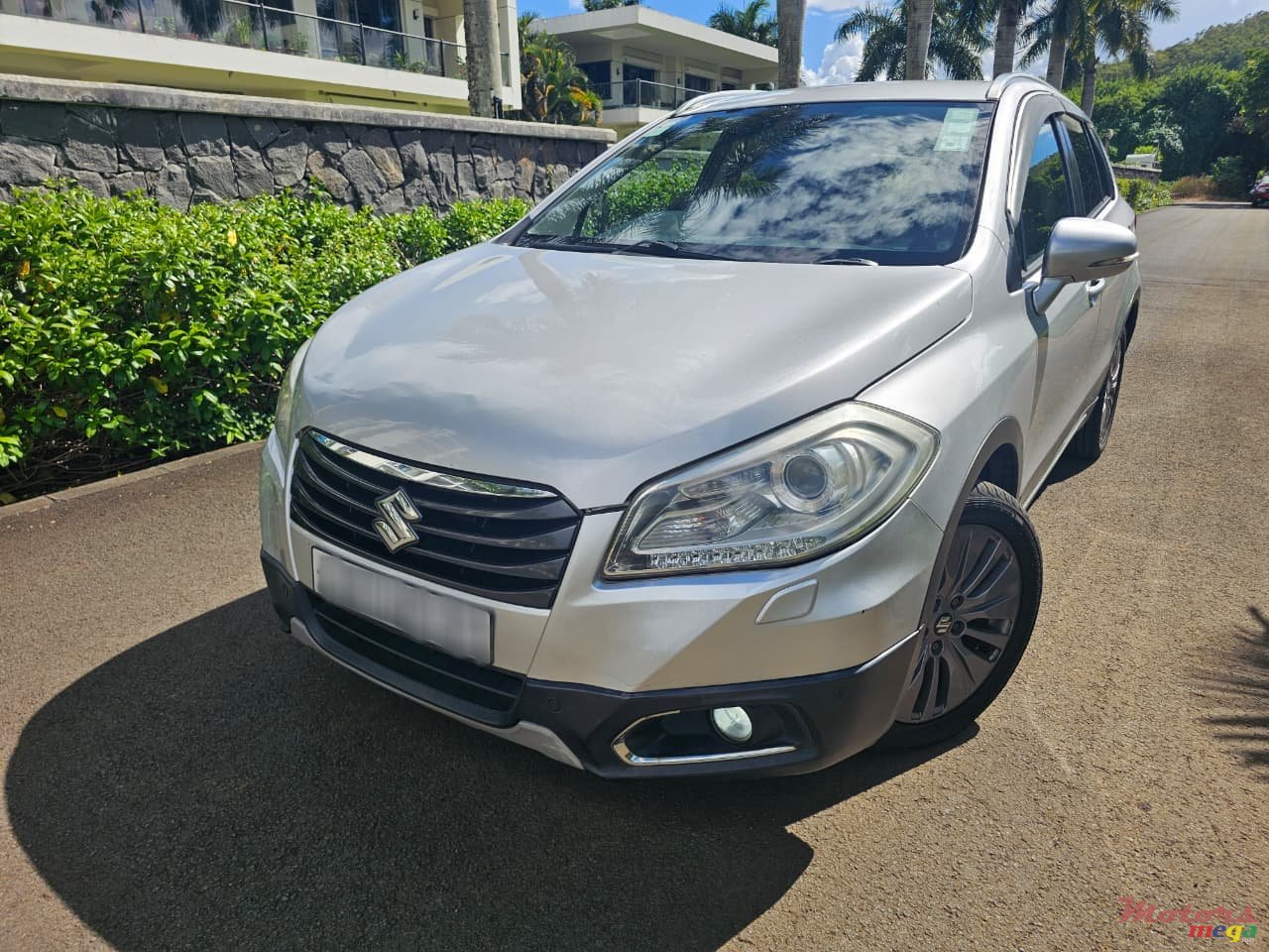 2015' Suzuki SX4 S-Cross 1.6 photo #1