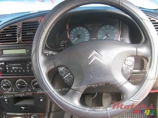 2001' Citroen photo #10