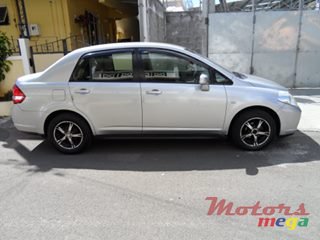 2005' Nissan Tiida photo #1