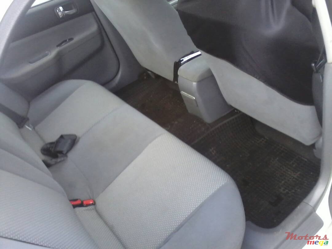 2006' Mitsubishi Lancer photo #5