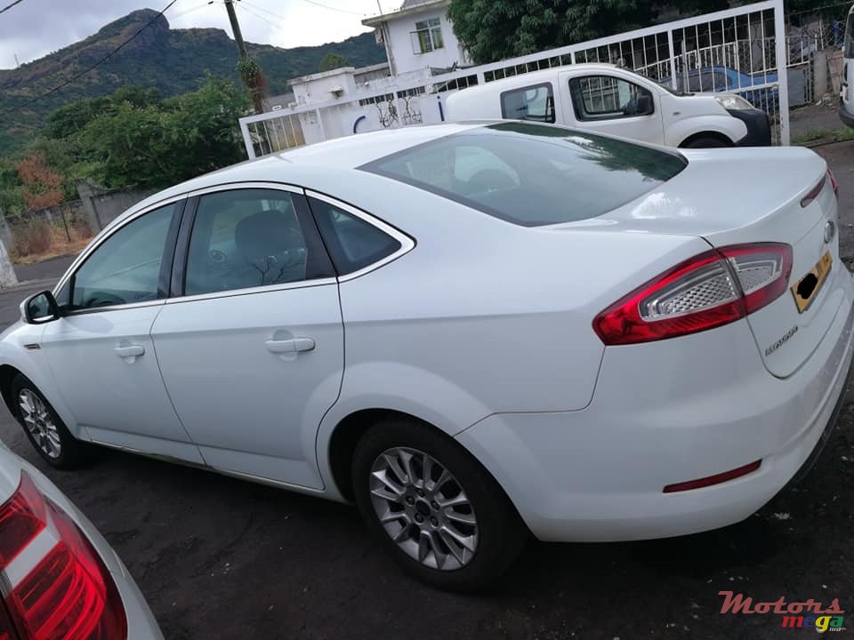 2013' Ford Mondeo photo #4