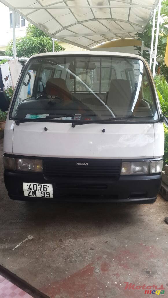 1999' Nissan Urvan photo #2