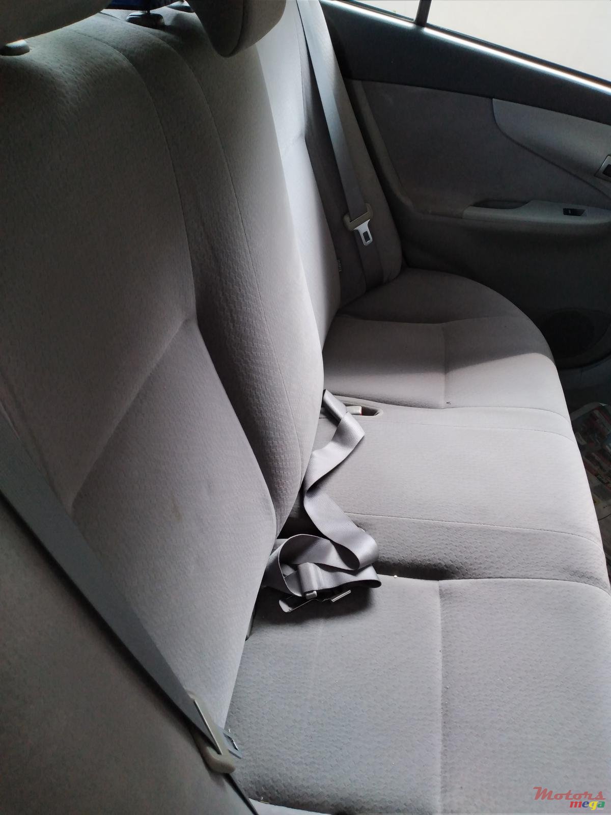 2010' Toyota Axio photo #3