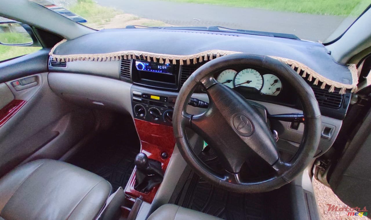 2001' Toyota Corolla NZE 121 photo #6