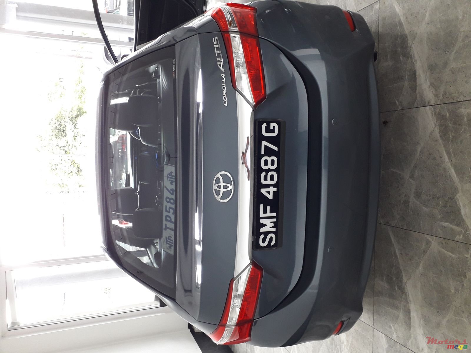 2015' Toyota Corolla Altis photo #2