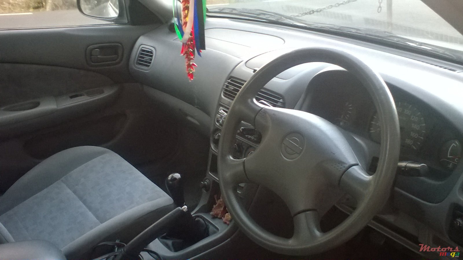 2000' Nissan Sunny photo #4