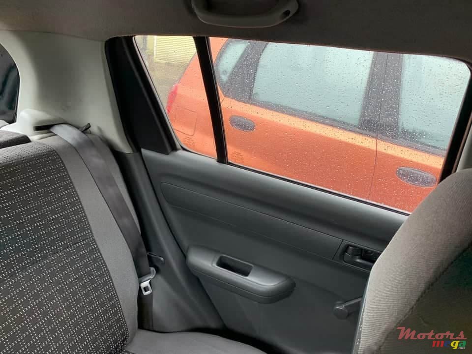 2008' Suzuki Swift photo #5