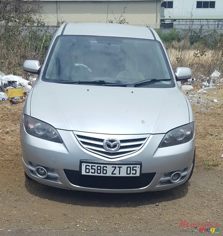 2005' Mazda 3 Full Option photo #1