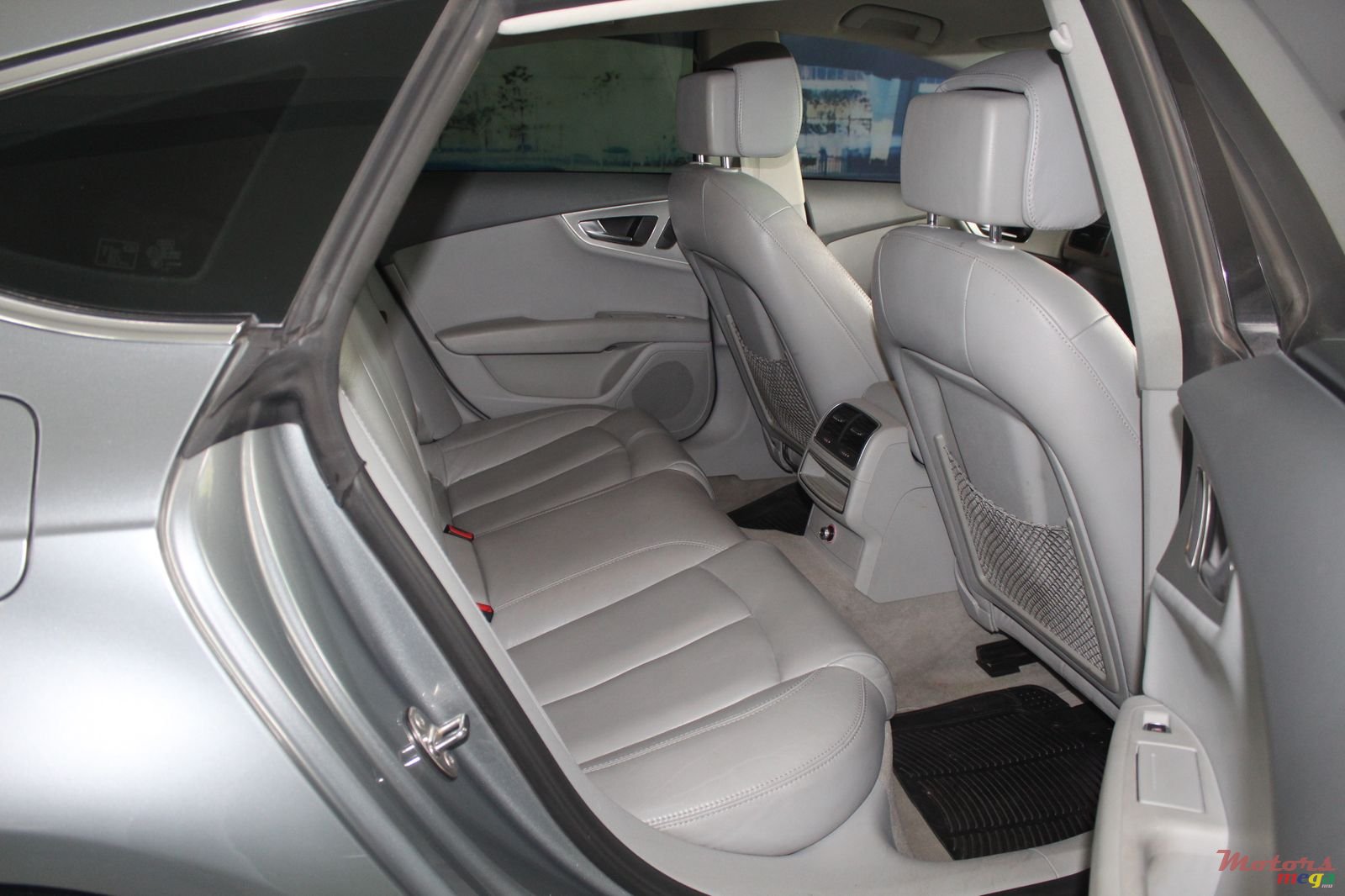 2011' Audi A7 photo #7