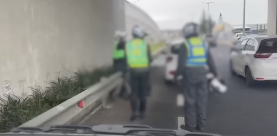 Une vidéo circule ou il avait donné du fil à retordre à 4 policiers : Dheerun Gooray ...