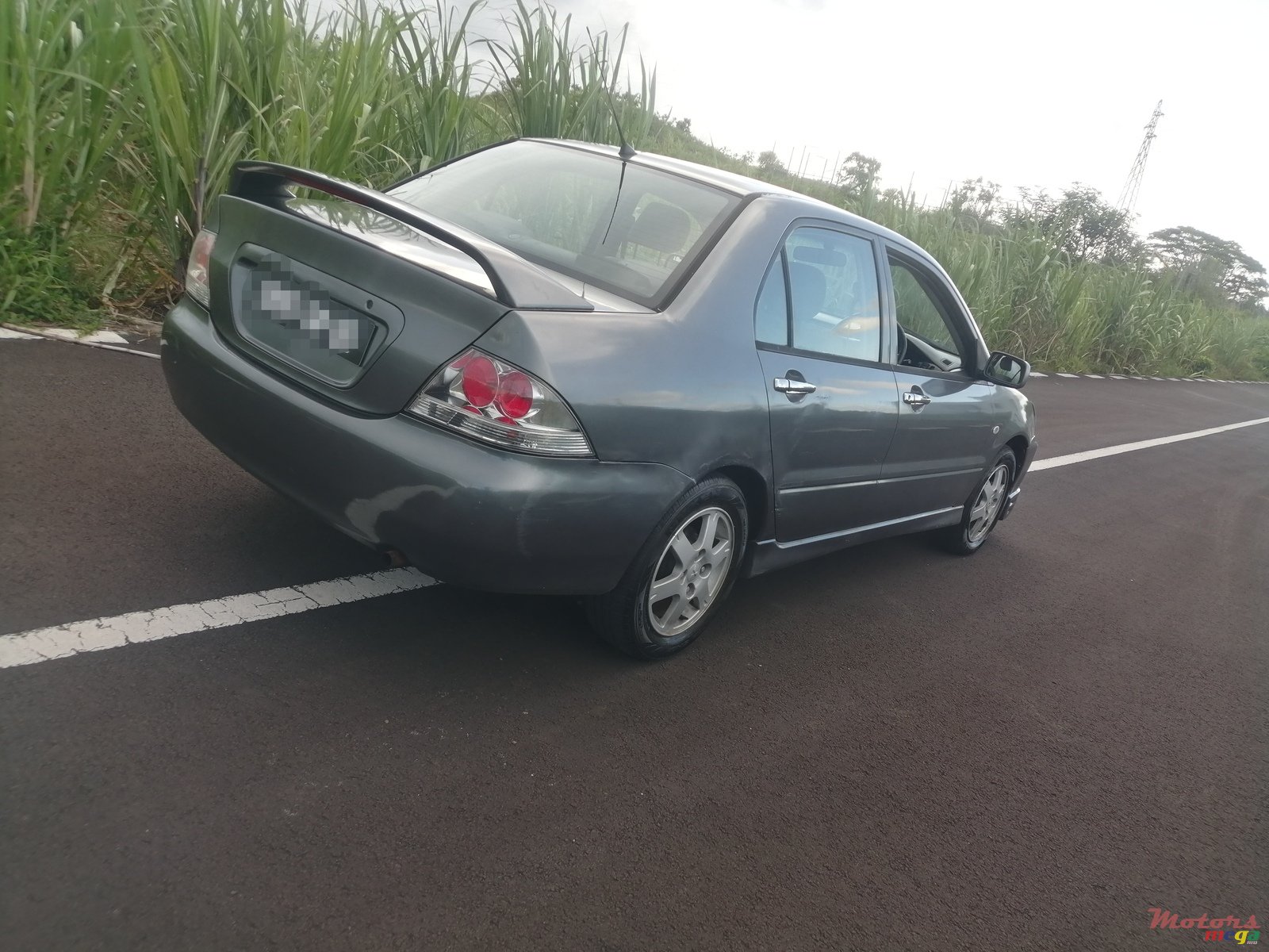 2005' Mitsubishi Lancer photo #6