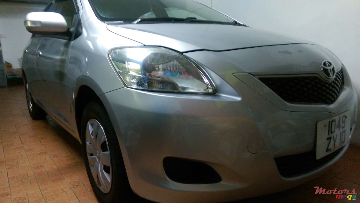 2010' Toyota Yaris Belta photo #2