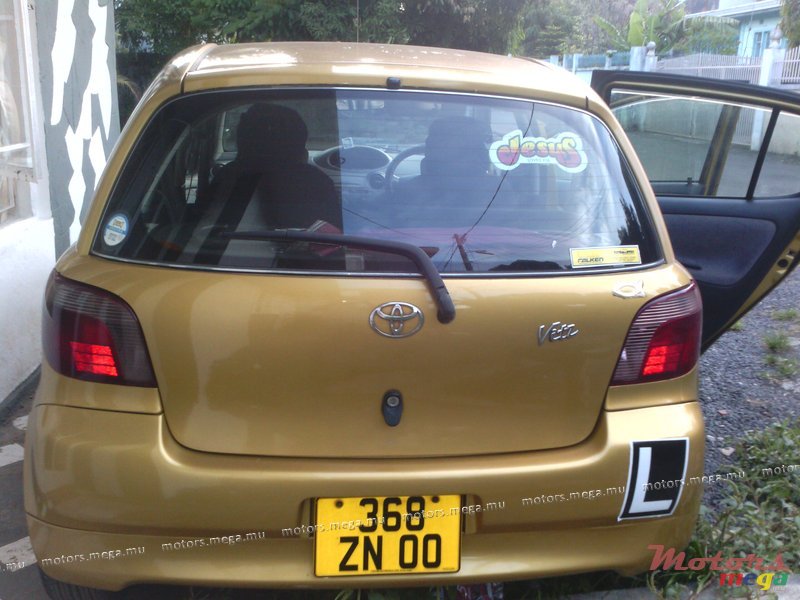 2000' Toyota Vitz photo #1