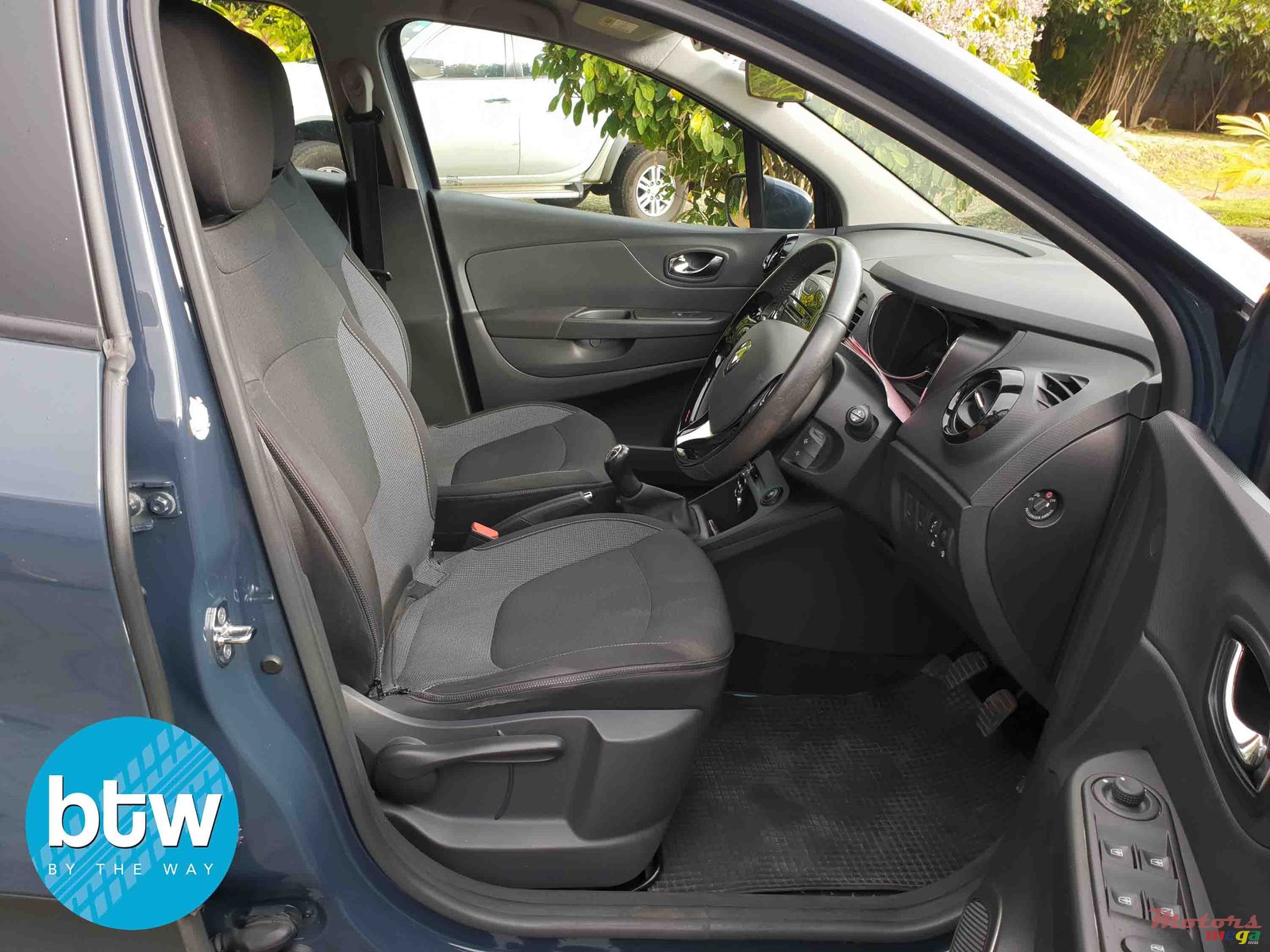 2014' Renault Captur photo #4