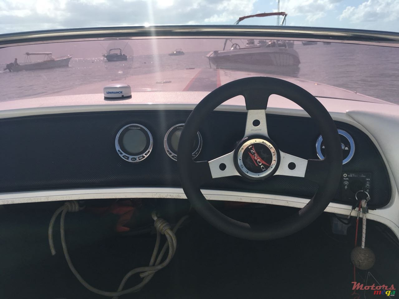 2010' Donzi photo #3