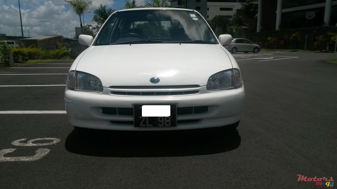1998' Toyota Starlet photo #1