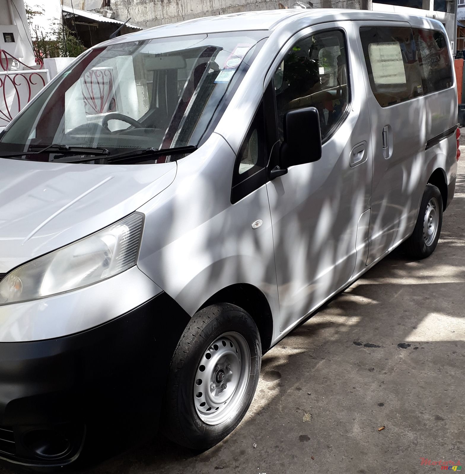 2010' Nissan NV NV200 photo #3