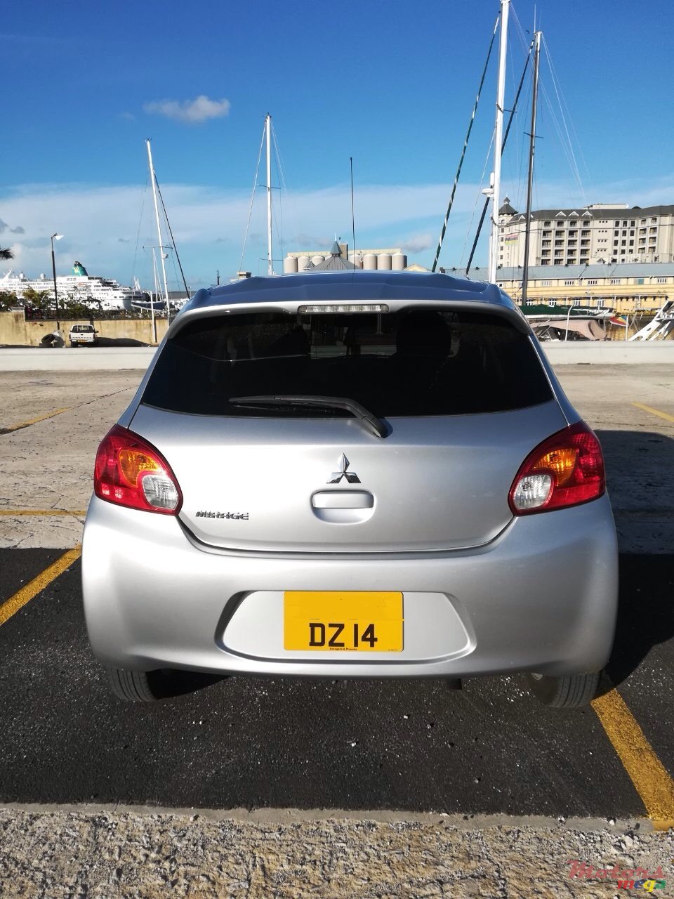 2014' Mitsubishi Mirage photo #3