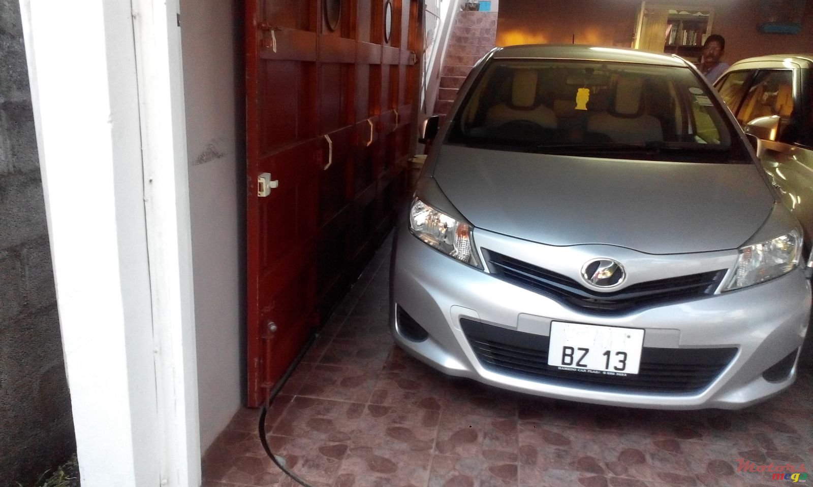 2013' Toyota Vitz photo #1