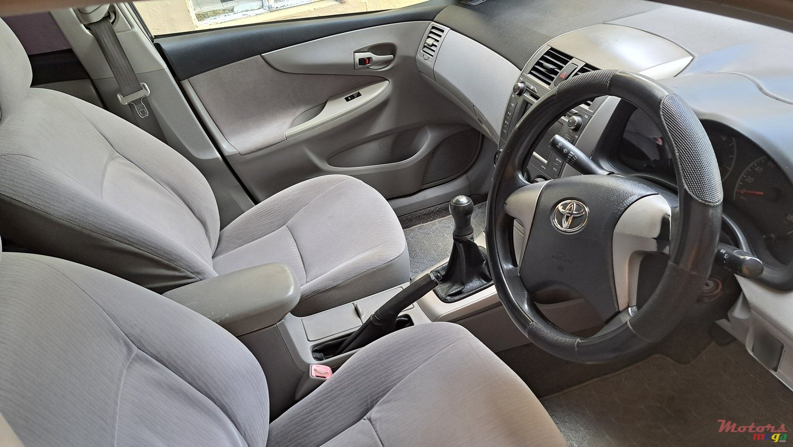 2007' Toyota Axio photo #5