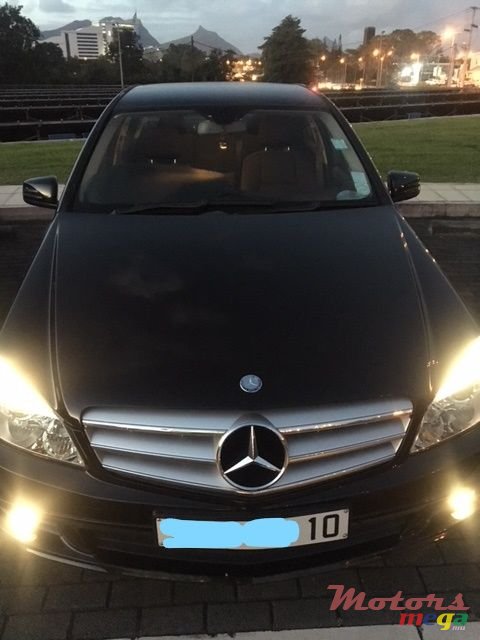 2010' Mercedes-Benz C-Class photo #3