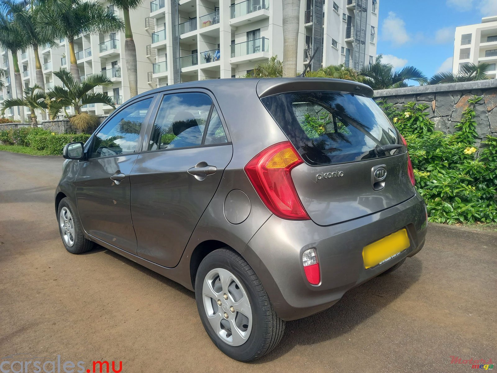 2012' Kia Picanto 1.0 photo #3